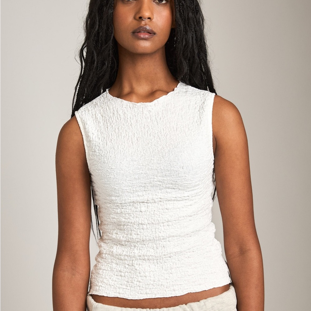 Textured Sleeveless White Crewneck Tank Top